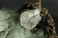 Apatite con bissolite ed epidoto