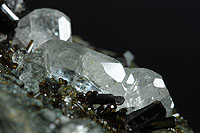 Apatite incolore ; haline apatit